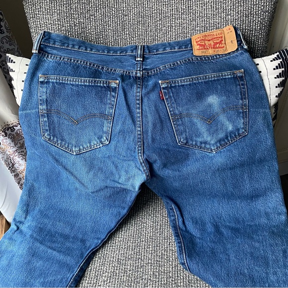 Levi’s 501 Jeans - Picture 6 of 14